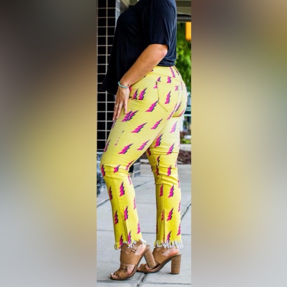 NWT Yellow with HOT PINK lightening bolt jeans - Picture 2 of 3